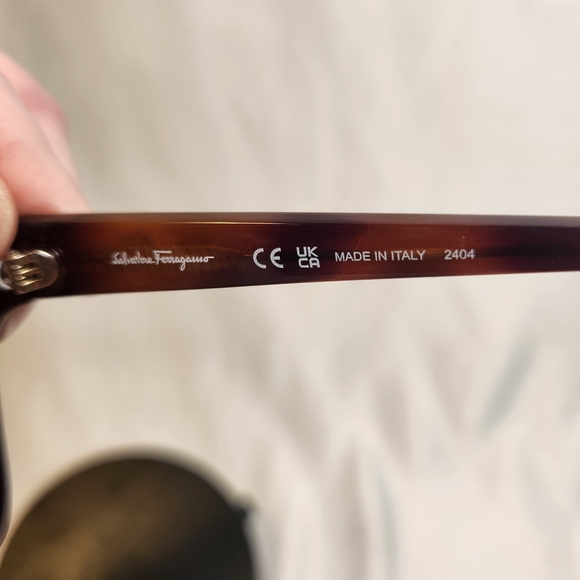 Salvatore Ferragamo NWT Women's Tortoiseshell Brown Sunglasses - Picture 5 of 8